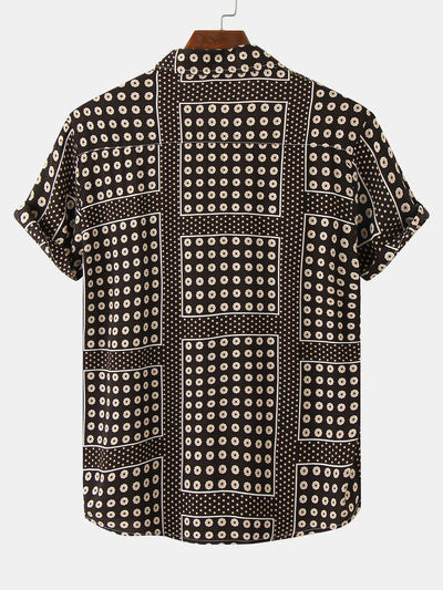 Polka-Dot-Shirt mit Blumenmuster und Buttonfverschluss