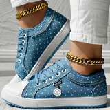 CARO | ELEGANTE DAMEN-SNEAKER MIT FLORALEN DETAILS in Hellblau | Geschlossen