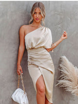 Schlankie - Schlankes sexy tailliertes Kleid in Beige