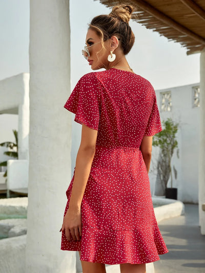 Rotes Wickelkleid mit Punkten – Sommerliches Kurzkleid mit Volants