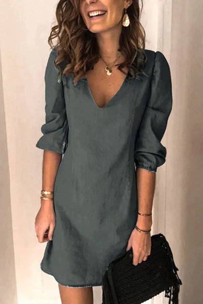 Hart – Lässiges Kleid mit elegantem V-Ausschnitt