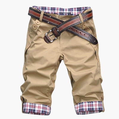 Herren Baumwollshorts mit Gürtel und Karoaufschlägen knielang