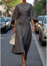 Lissey - Minimalistisches Gürtel-Luxuskleid in Grau