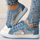 CARO | ELEGANTE DAMEN-SNEAKER MIT FLORALEN DETAILS in Hellblau | Offen