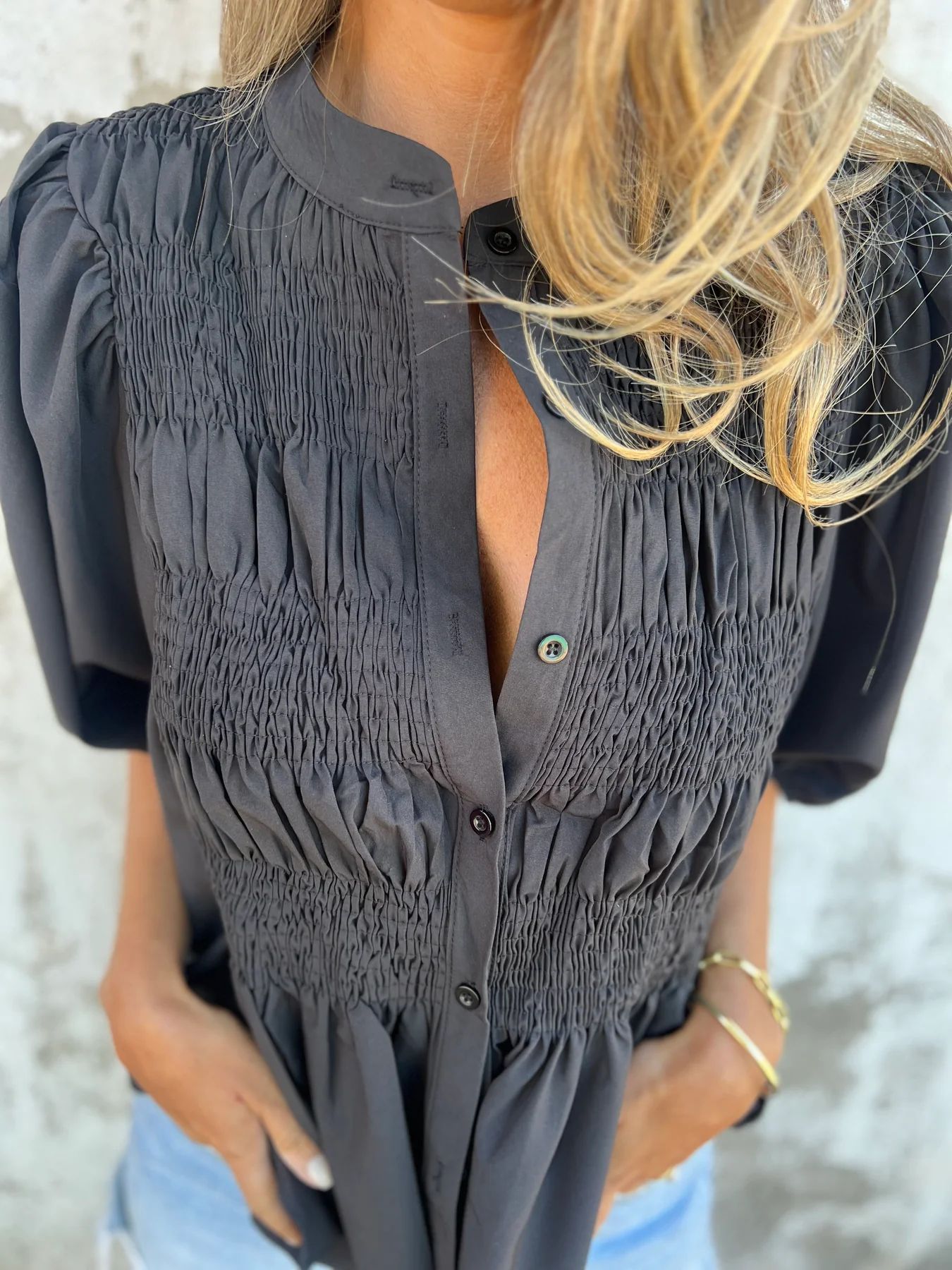 Silvia | Faltenbluse mit Knopfverschluss