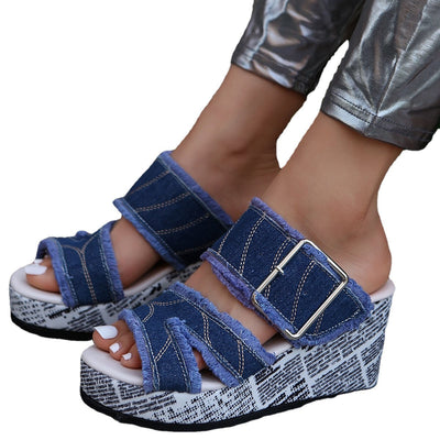 Bethany - Denim-Keilsandaletten mit Schnallenverschluss