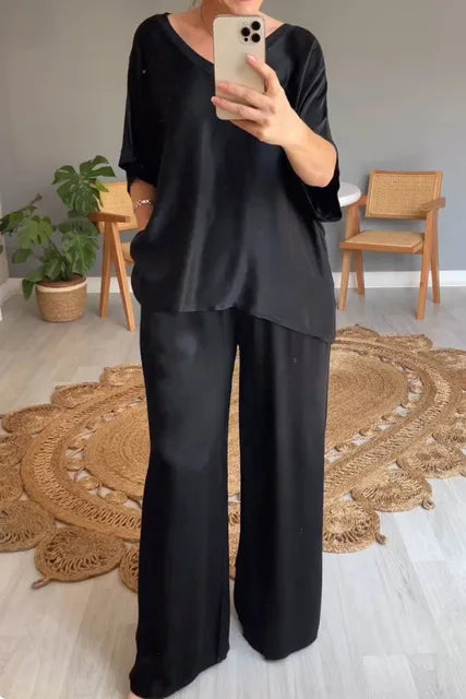 Elegantes zweiteiliges Set aus Satin