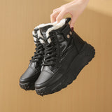 Hohe Damenstiefel mit Thermofutter und erhöhter Sohle - Mirelda in Schwarz