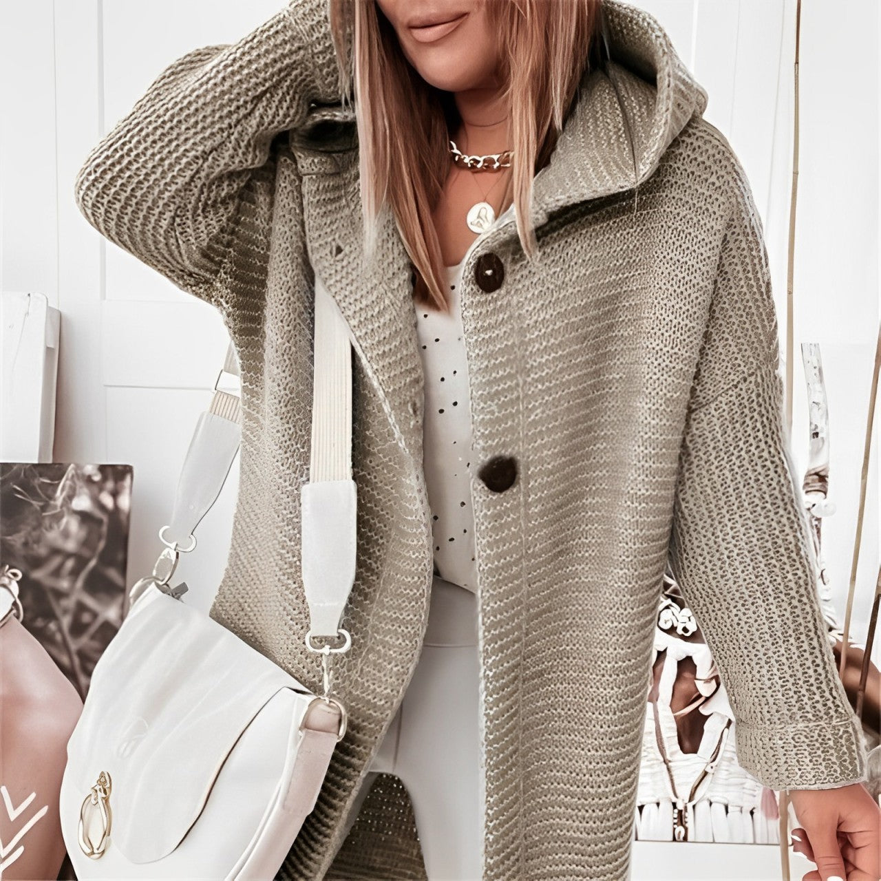 Jenny - Kapuzen-Strickjacke mit Statement-Charakter