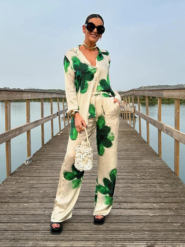 Alessandra - Blumen-Satinhose mit hohem Bund