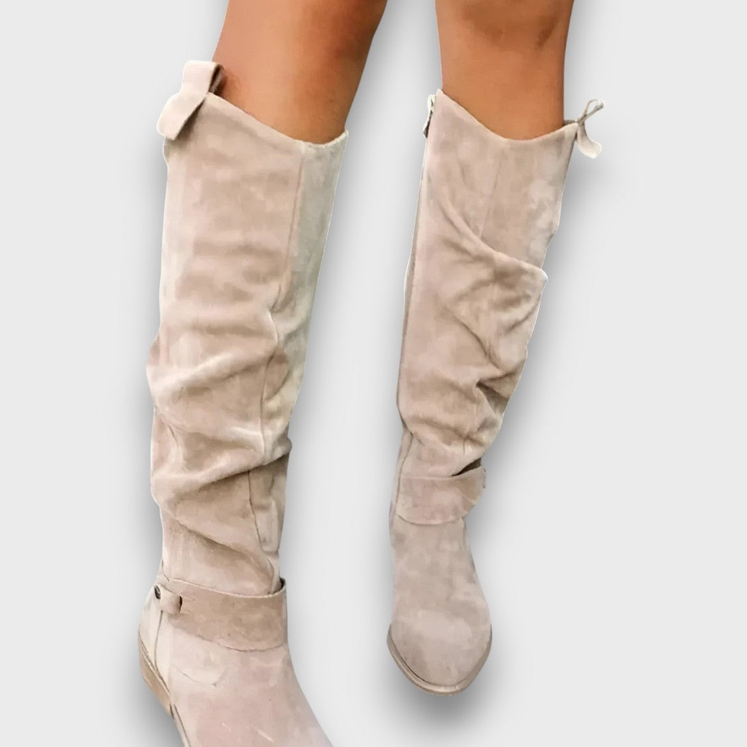 Leontine – Kniehohe Stiefel mit samtigem Charme