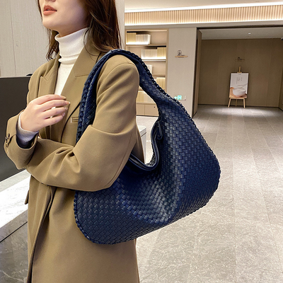 Estelle - Große handgewebte Schultertasche für Damen