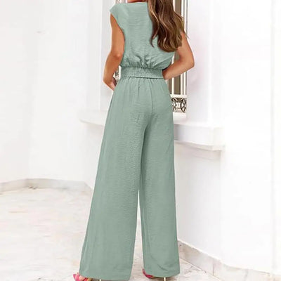 Regine - Playsuit mit V-Ausschnitt für einen trendigen Look