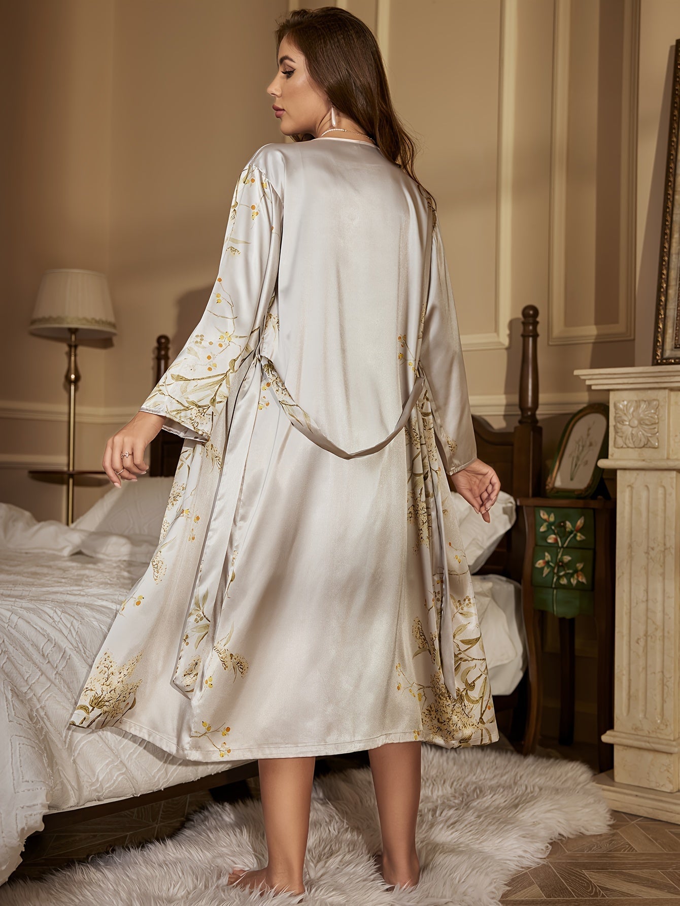 Moblit – Blumiges Satin Loungewear Set