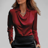 Theresa | Elegante Wasserfallausschnitt Satinbluse für Damen in Rot