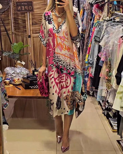 TAIRA - Lässiges Kleid mit farbenfrohem Leopardenmuster