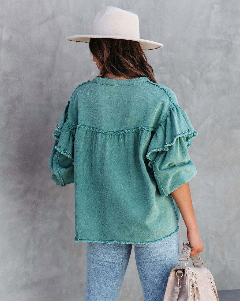 Bridget - Denim-Bluse mit Perlen und Rüschenärmeln