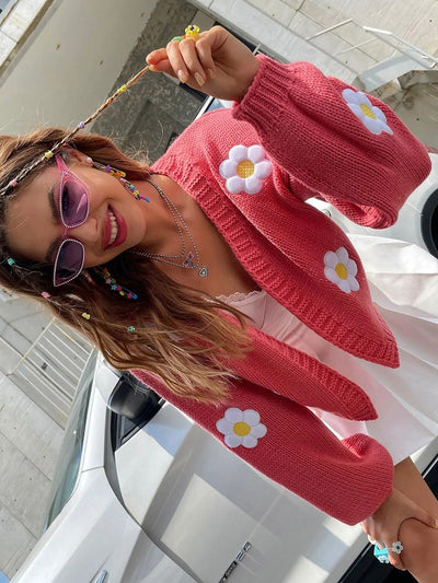 Diana - Romantische Strickjacke mit Blumenmuster