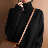 Natalie | Gemütlicher Zopfmuster Rollkragenpullover in Schwarz