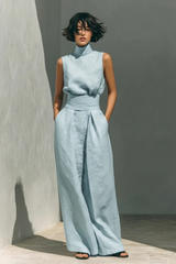 Nerina - Ärmelloser Jumpsuit mit weitem Bein in Blau