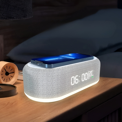BrightCharge Clock – Kabellose Ladestation und Wecker