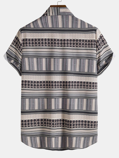 Knöpftes Hemd mit Aztekenmuster