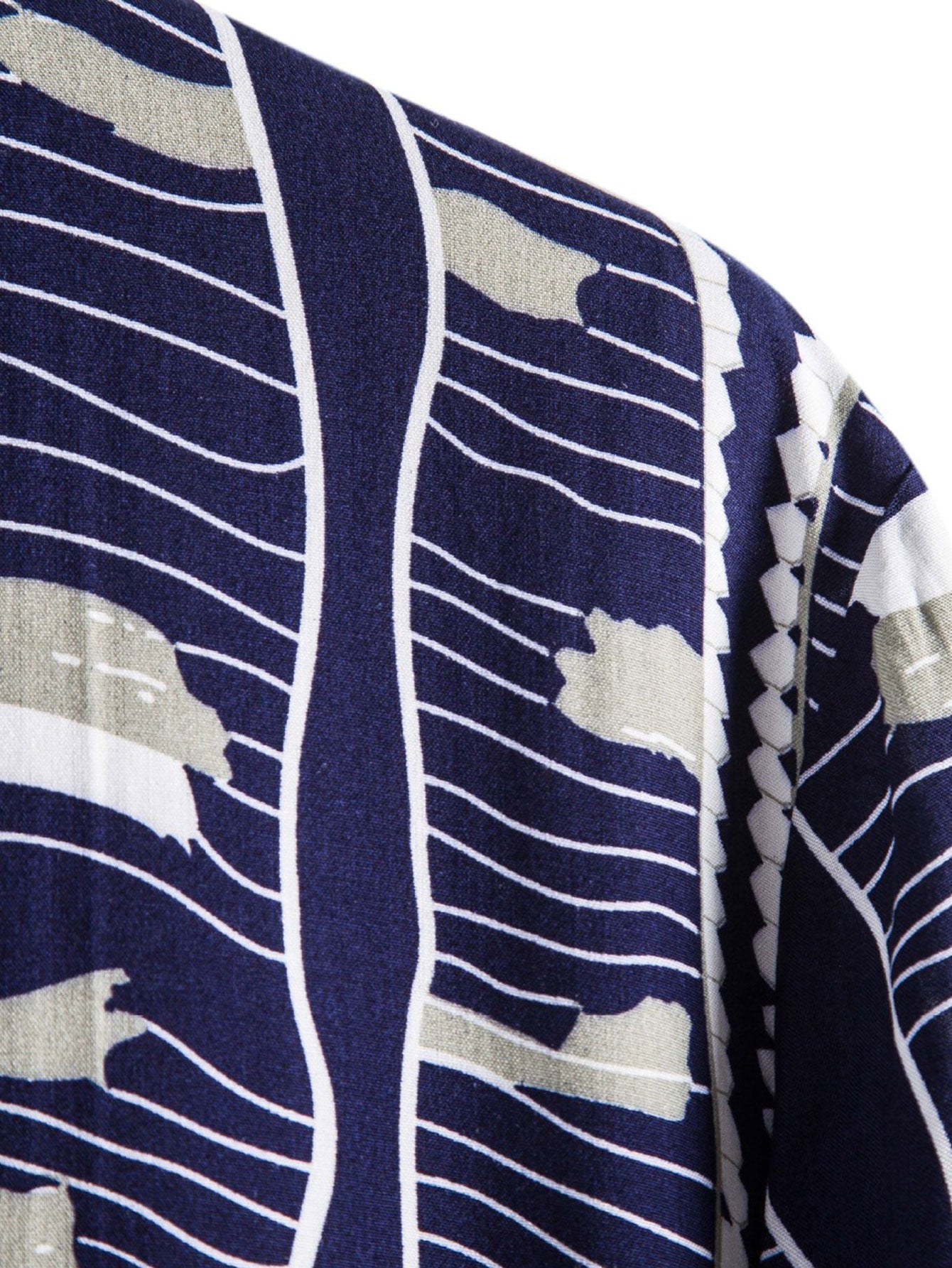 Shirt mit Wellenmuster und vertikalem Kragen