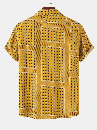 Polka-Dot-Shirt mit Blumenmuster und Buttonfverschluss