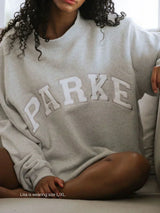 Damen Varsity Sweatshirt in Grau mit Weißen Buchstaben