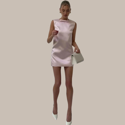 Minikleid mit Schleifendetail auf dem Rücken