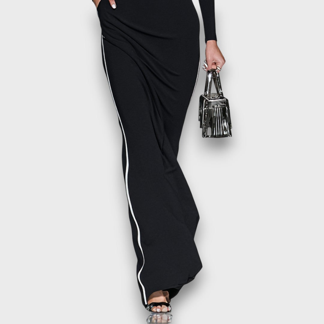 Salvinea – Figurbetontes Maxikleid mit quadratischem Ausschnitt