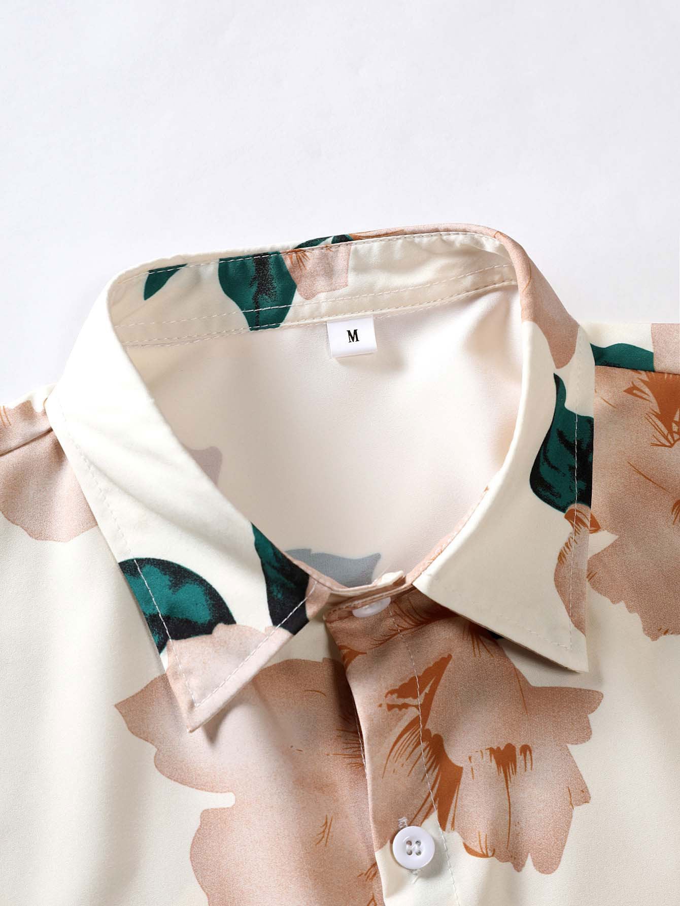 Hemd mit Blumendruck und Knopfverschluss