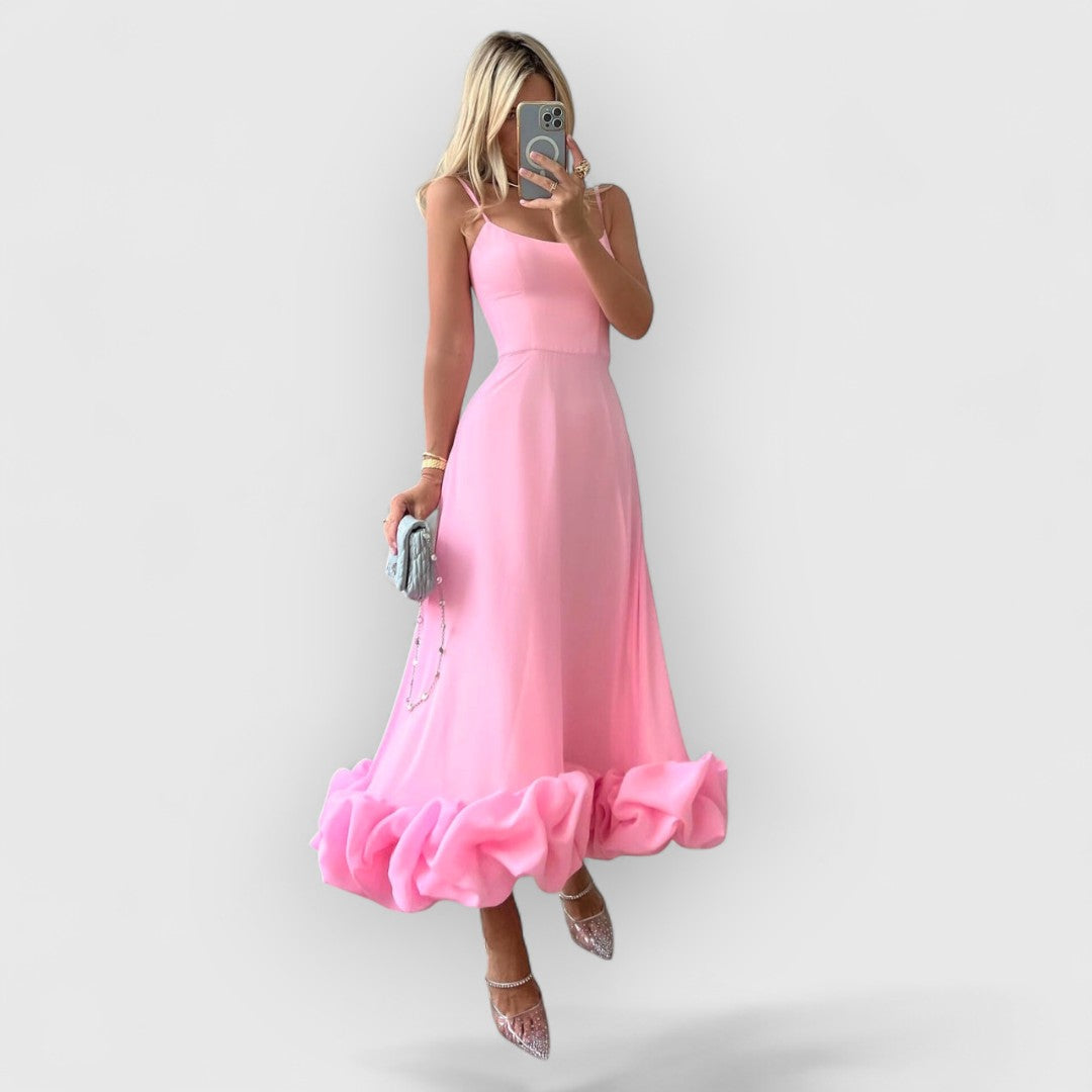 Carissa | Ein fließendes Kleid für deine Schönheit