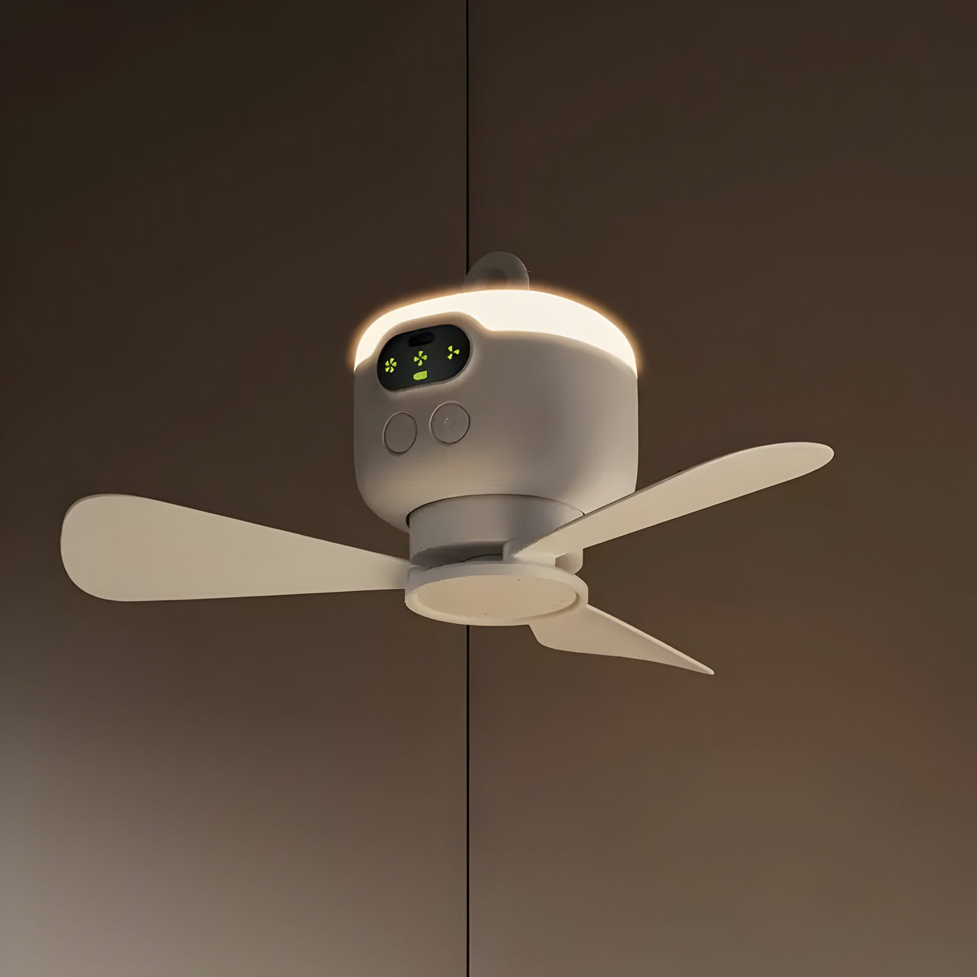 CoolTrail - Camping Ventilator für draußen USB Wiederaufladbar