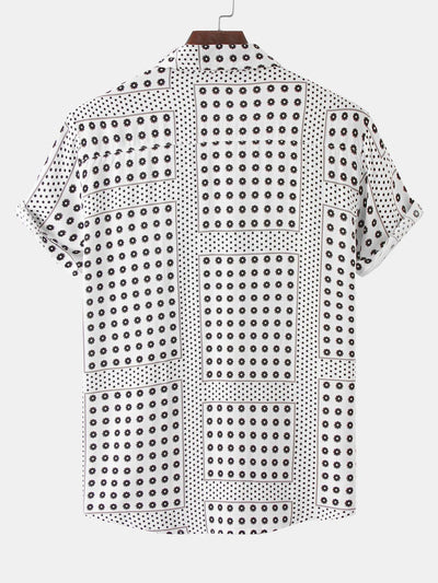 Polka-Dot-Shirt mit Blumenmuster und Buttonfverschluss