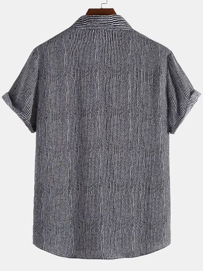 Knöpftes Hemd mit gewelltem Druck