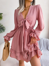 Damen Minikleid mit Bindeband und Volantärmeln in Rosa