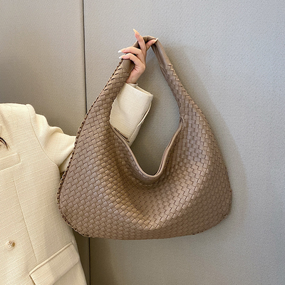 Estelle - Große handgewebte Schultertasche für Damen