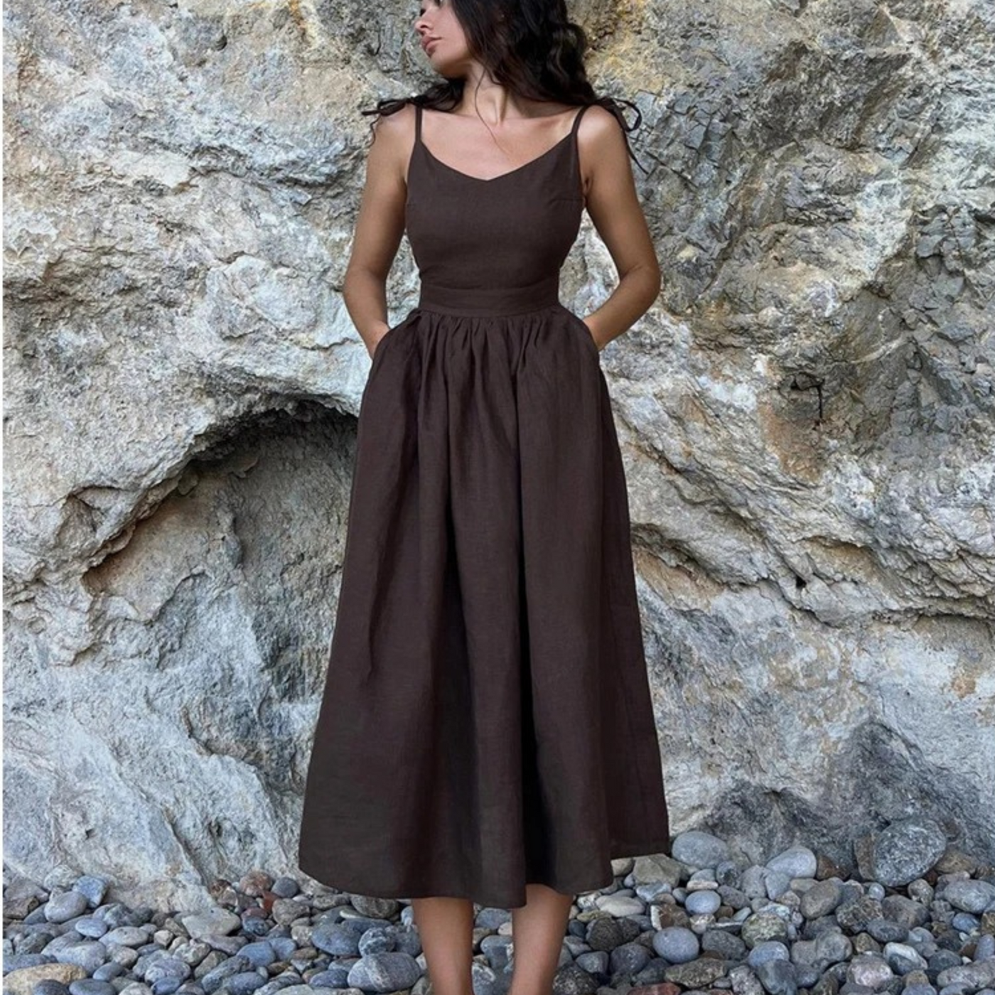 Damenkleid aus Leinen mit Knopfleiste und lockerem Schnitt für den Sommer