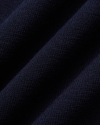 Herren-Strickpoloshirt im minimalistischen Design – Offener Kragen