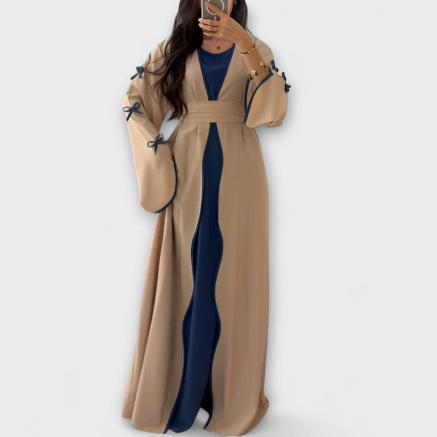 Jasmin - Elegantes Set aus Cardigan und Kleid mit Schleifenakzent