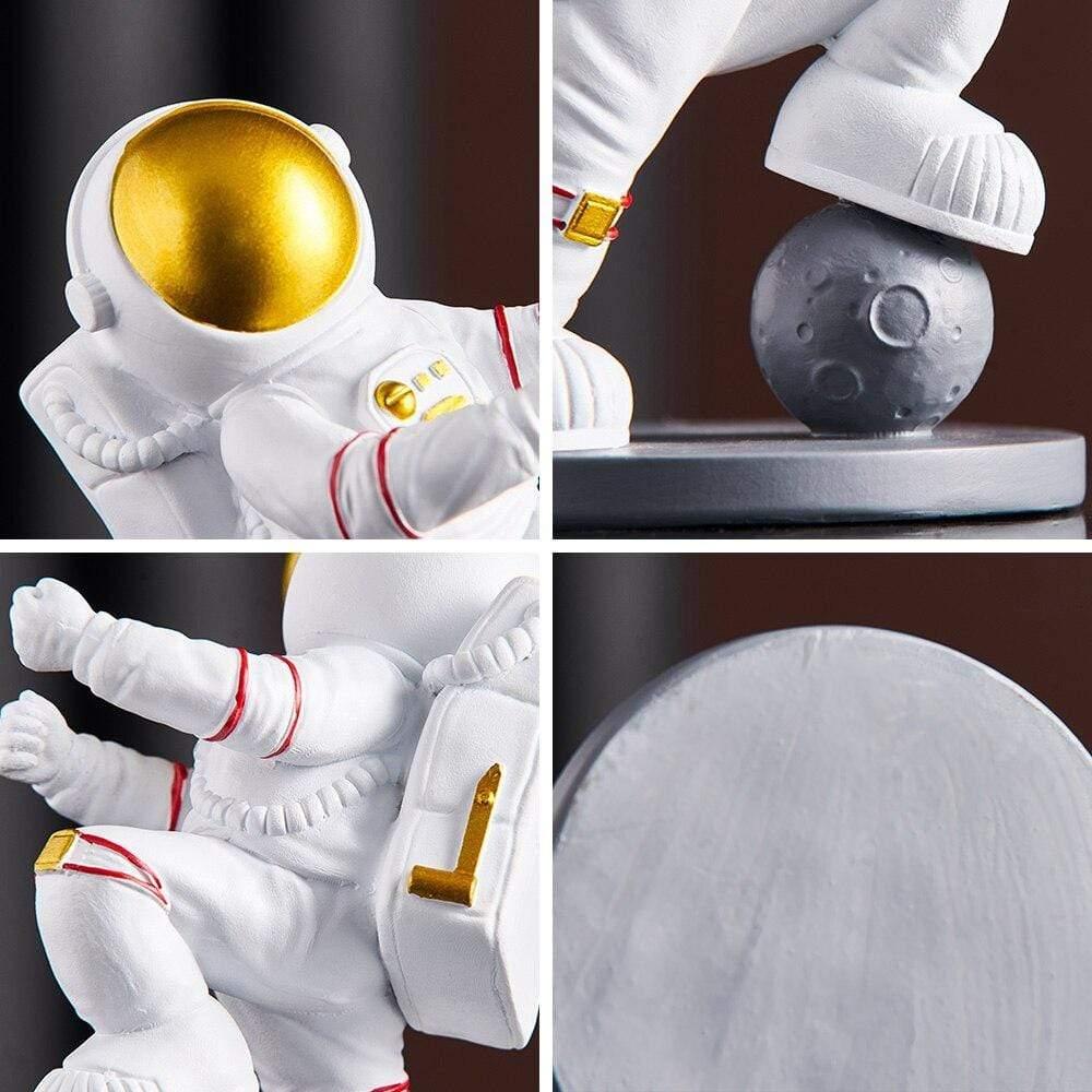 Aerya Astronaut Weinhalter