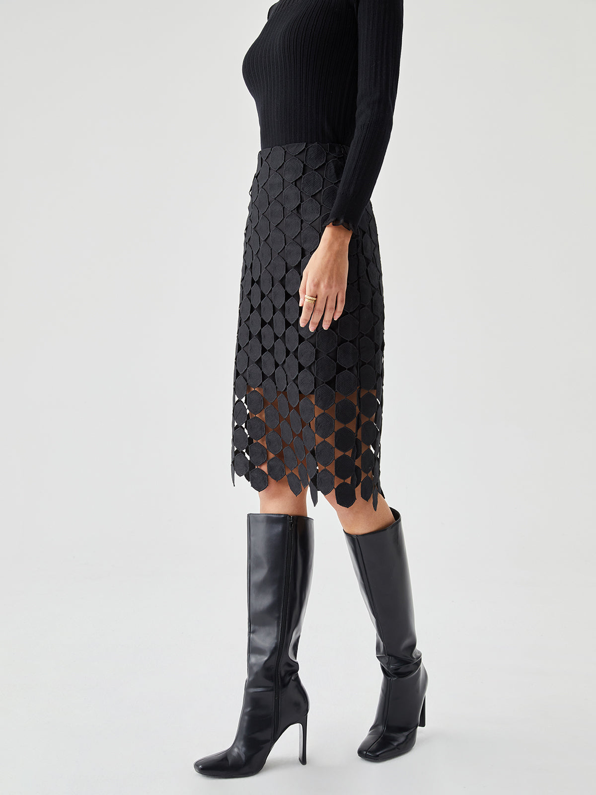 Midirock aus mehreren sechseckigen Lagen