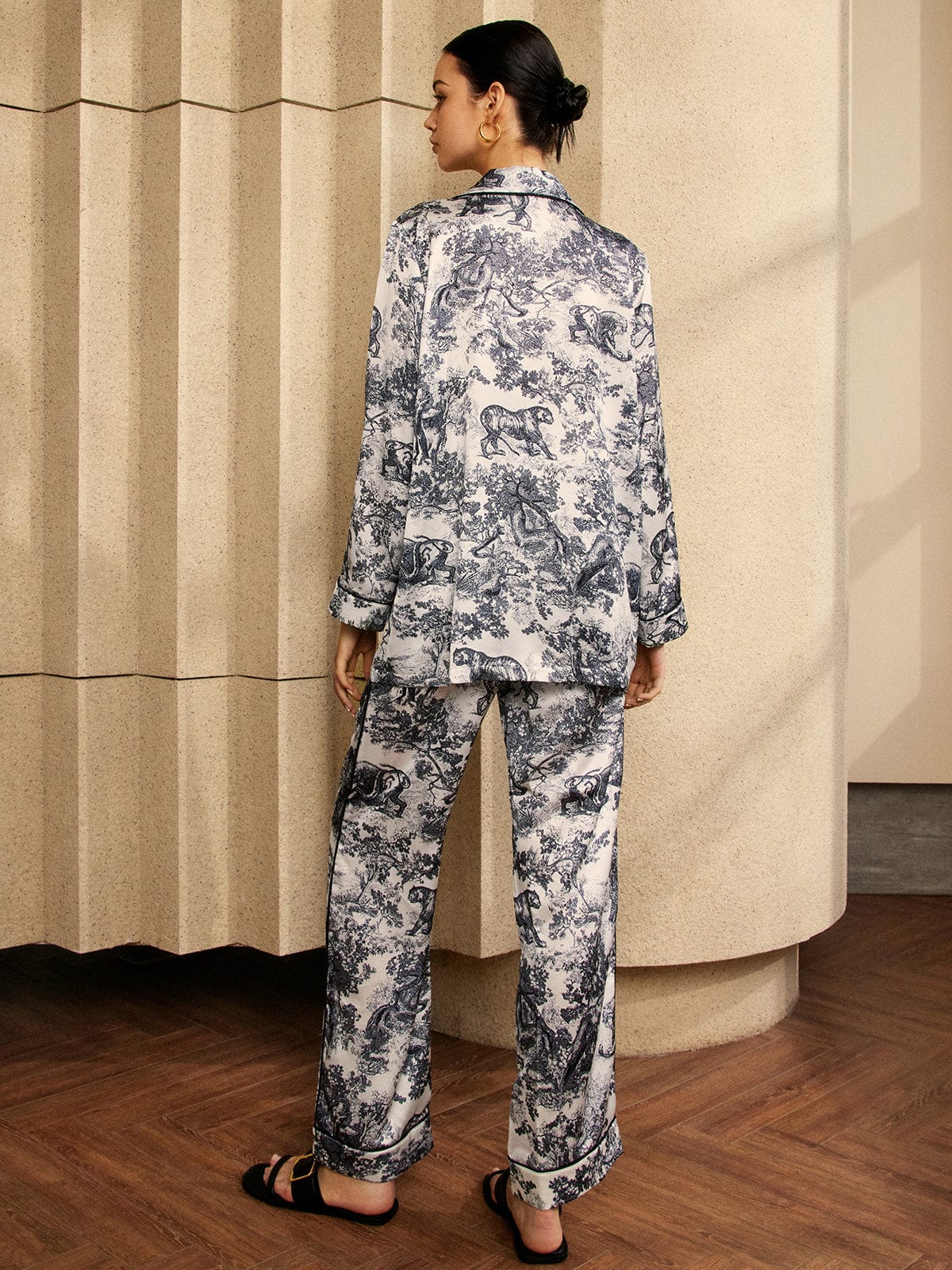 Juliette | Seidenähnlicher Pyjama-Style Zweiteiler – Trendiger Loungewear-Look für Tag & Nacht