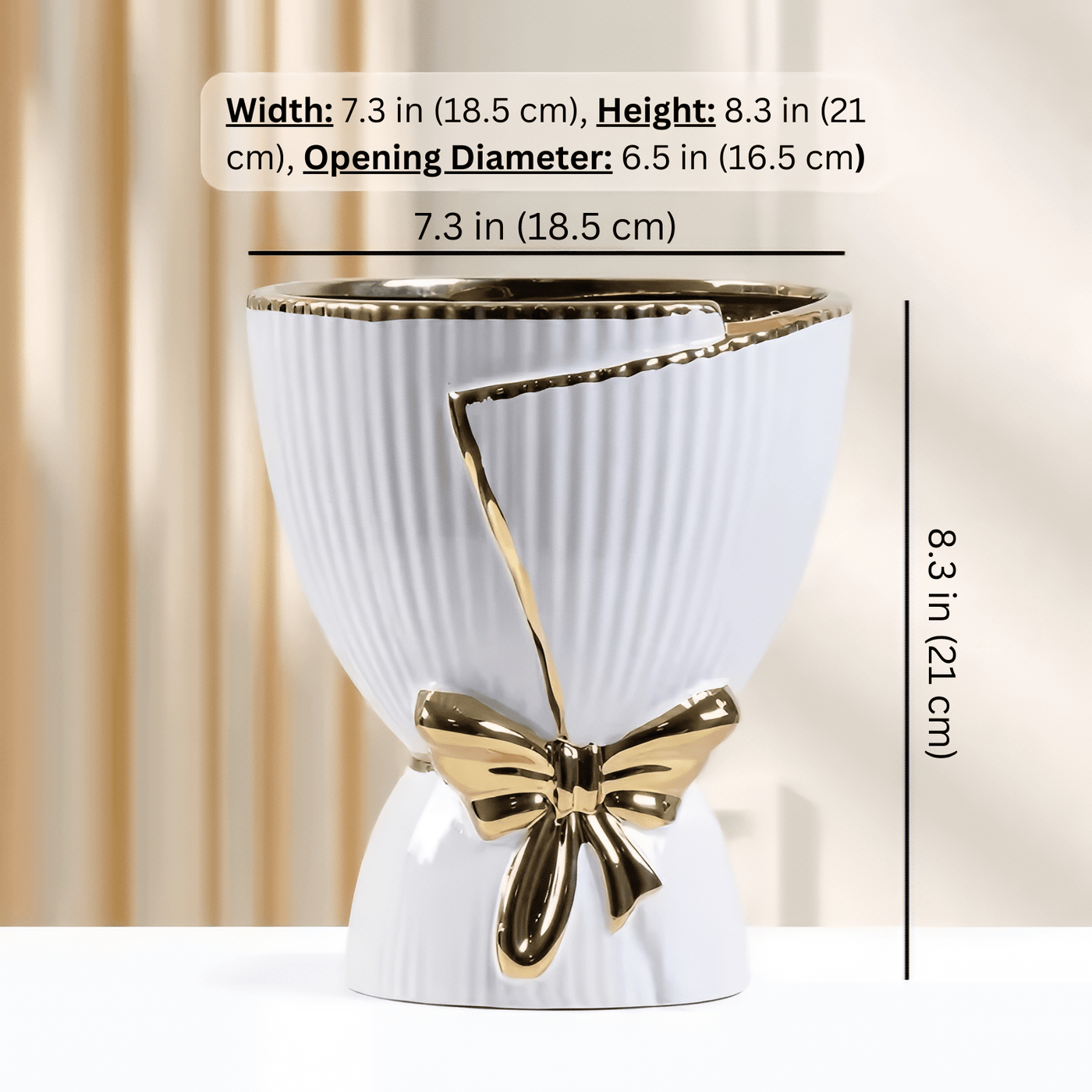 BOLD BOW VASE | MODERNE VASE