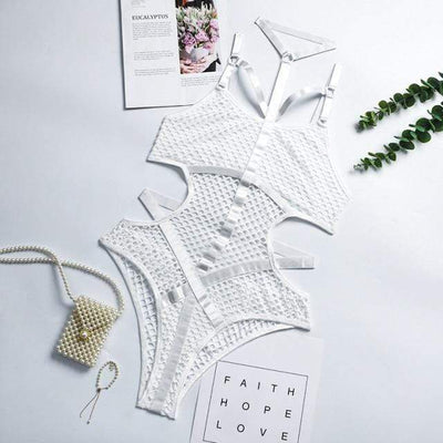 Body mit Netz und Bändern