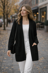 Damen-Strickjacke - Liv in Schwarz