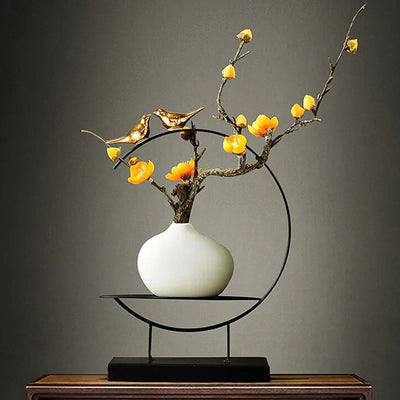 Einfache elegante weiße Vase