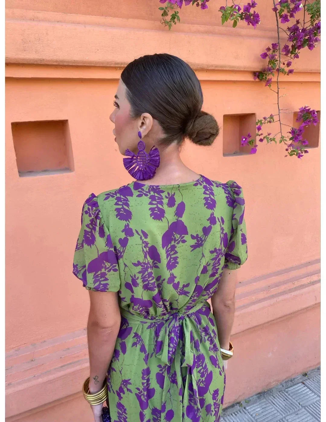 ESMA - FIGURBETONTES MIDIKLEID MIT BLUMENMUSTER