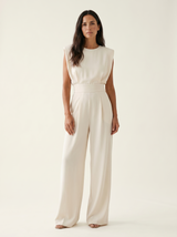 Pippa - Figurformender Jumpsuit in Weiß